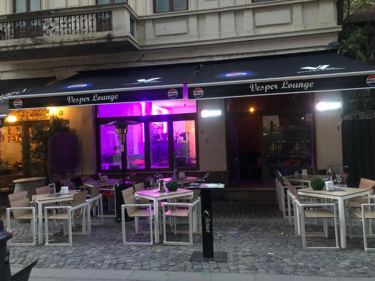 Old Town Bar Apartments On Street Tonitza Bucarest Extérieur photo