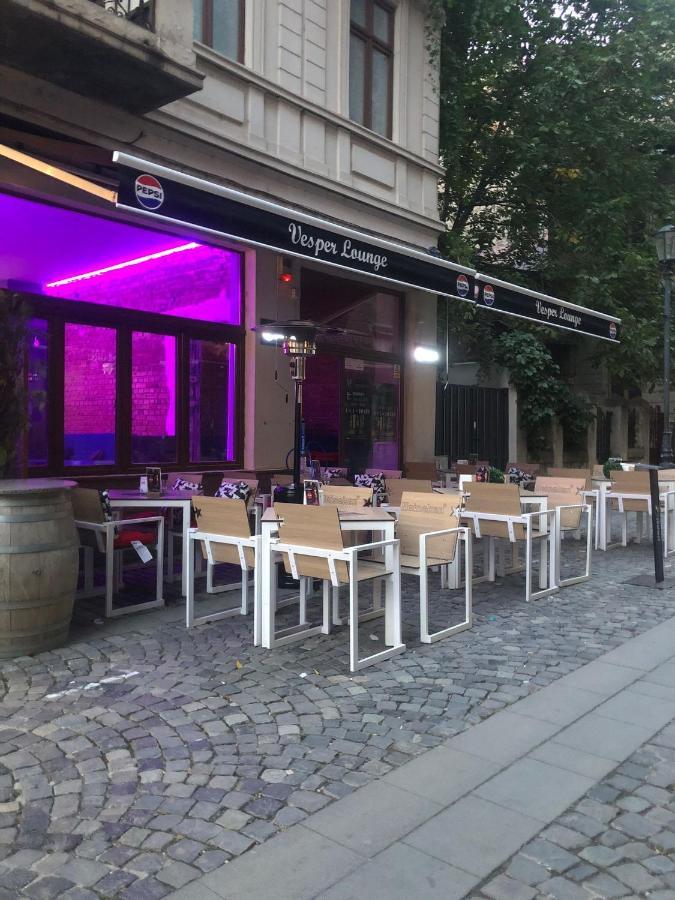 Old Town Bar Apartments On Street Tonitza Bucarest Extérieur photo
